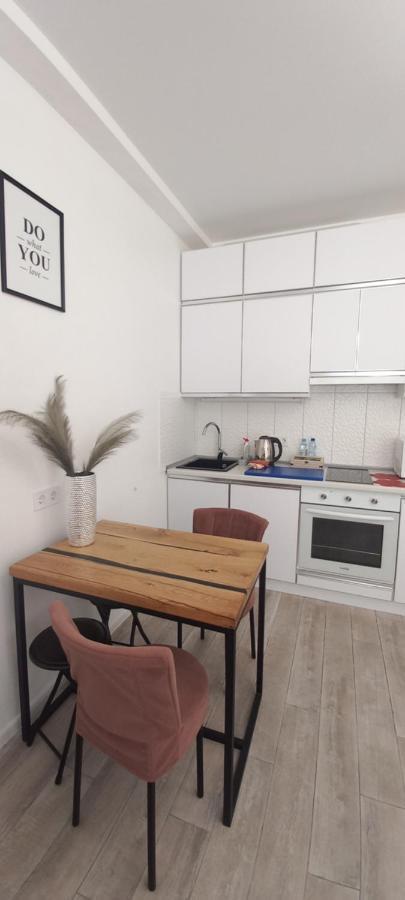 Apartment Sweet *
