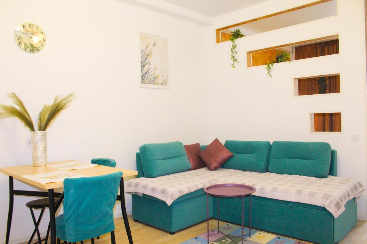 Sweet Apartment *